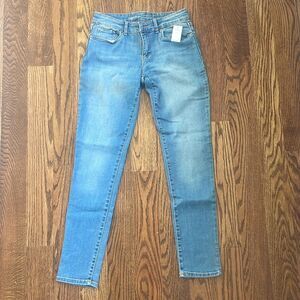 NWT Gap Kids Mid Rise Jeans Light Wash Size 12 Regular